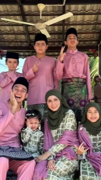 Fazren kongsi anak main slide - Video Dailymotion