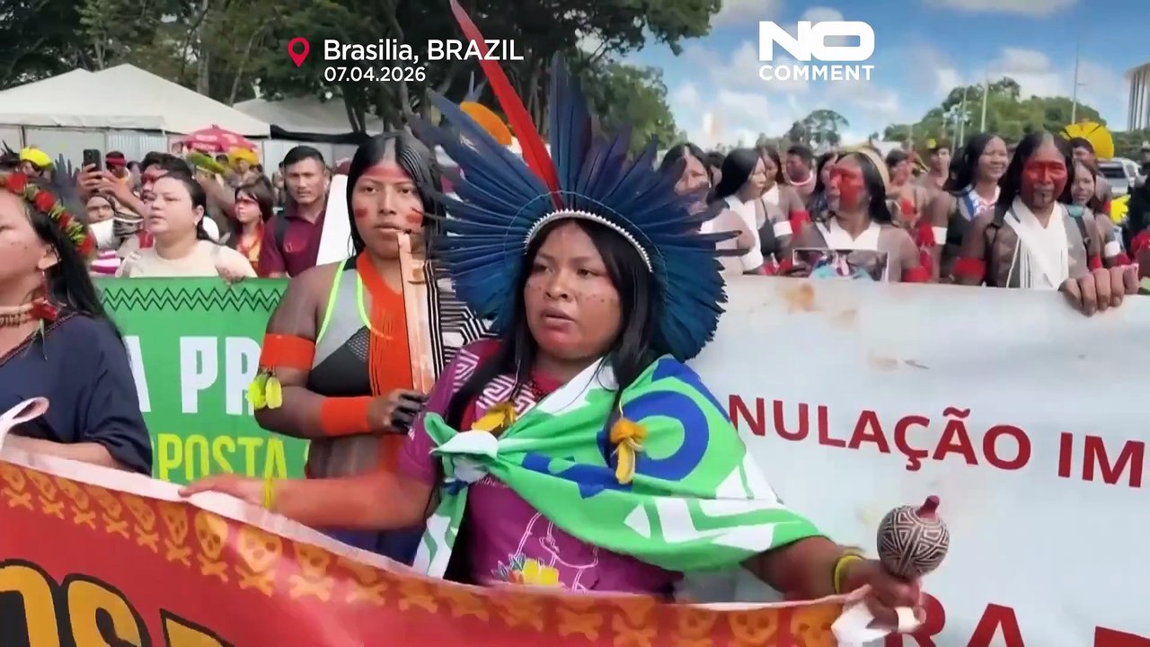 Tausende Indigene demonstrieren in Brasília für Landrechte