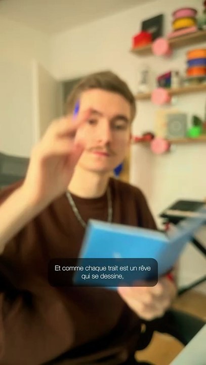 J13 - On m’a donné l’idée du stylo, donc j’ai fait ma version 🚀 J’vais essayer d’imprimer le socle nuage ce soir et vous le montrer demain ☁️