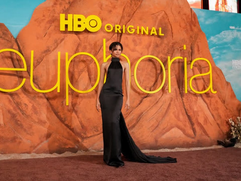 Zendaya zeigt sich bei 'Euphoria'-Premiere in freizügigem Couture-Look