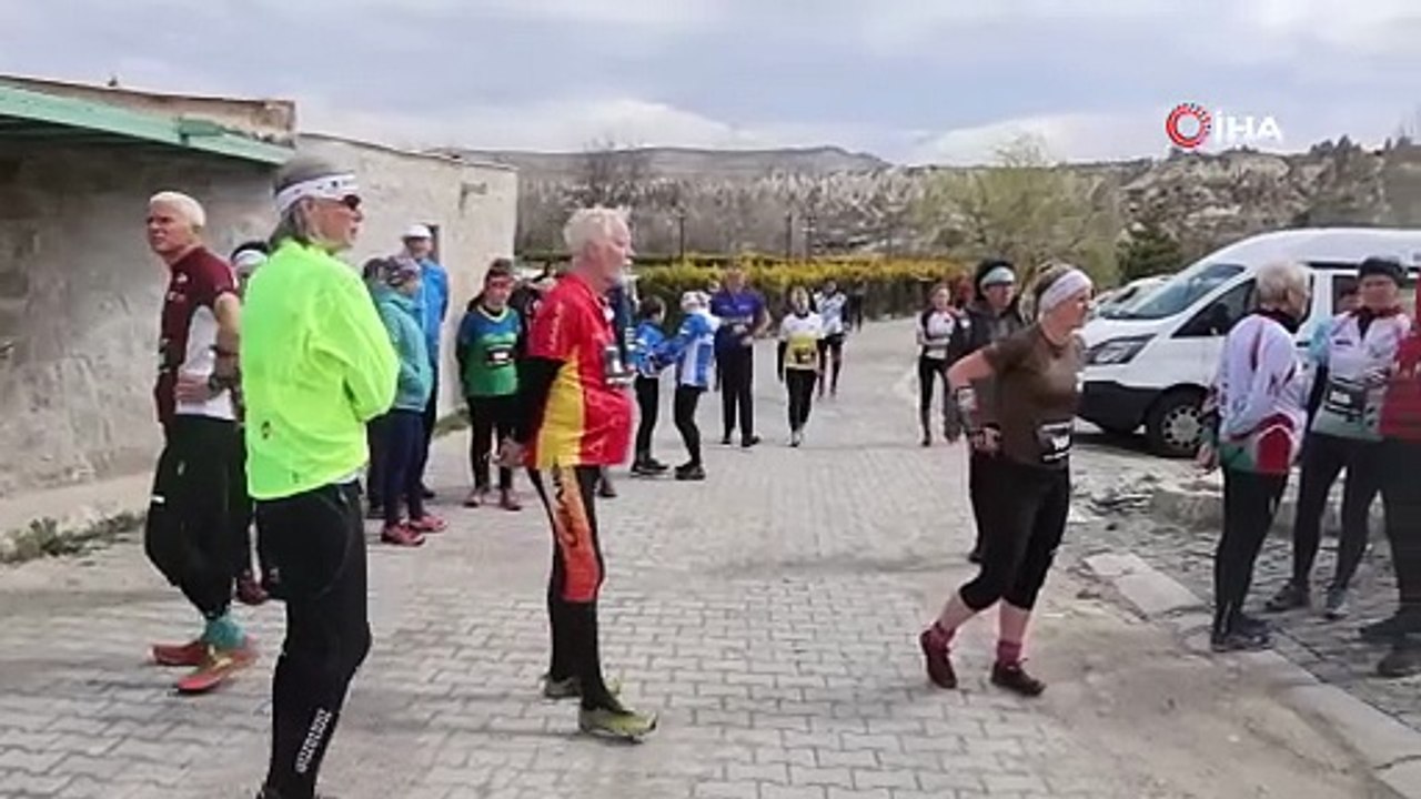 Kapadokya’da sporcular hem zamana hem zorlu doğa şartlarına meydan okudu | Ajansspor | IHA