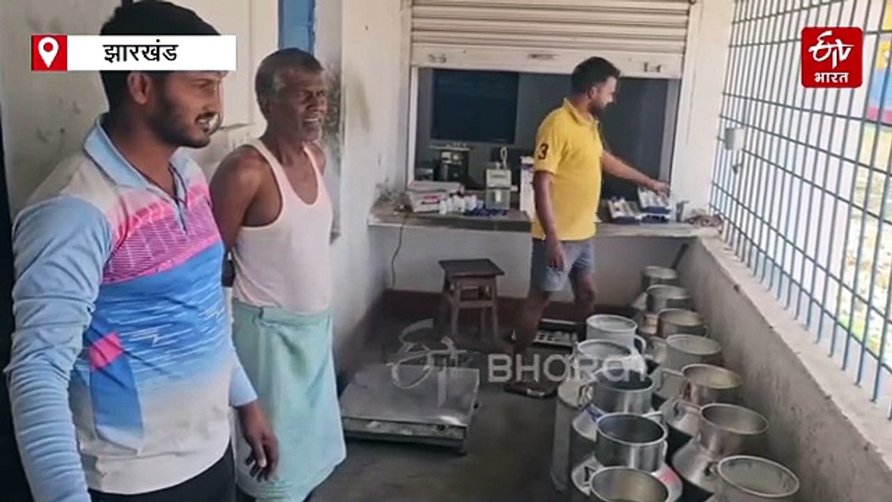 दूध उत्पादन रोजगार का बना माध्यम, सरकार के मेधा डेयरी केंद्र में किसान बेच रहे हैं दूध