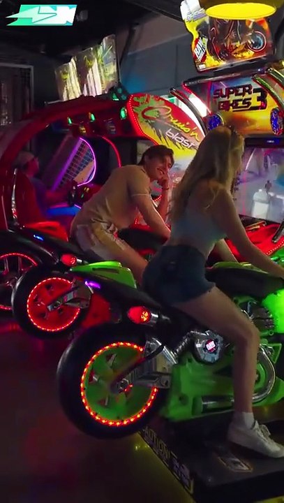 Falling For The Help Shortmintz