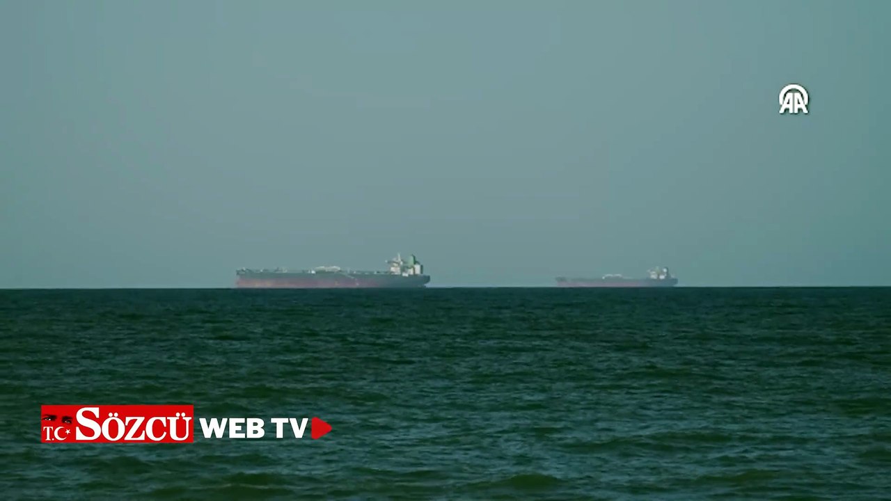 Hürmüz Boğazı'ndan geçiş için Umman’da bekleyen gemiler görüntülendi