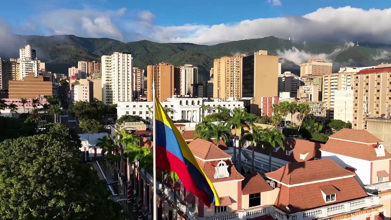 Presidenta (E) Delcy Rodríguez recibe en Miraflores a mujeres de diversos sectores por la paz y la convivencia