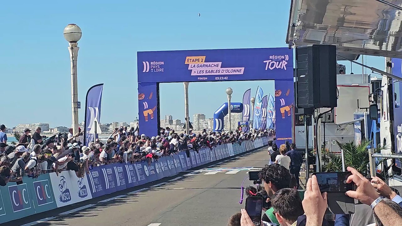 Victoire d'Ethan Vernon lors de la 2e étape du Région Pays de la Loire Tour aux Sables-d'Olonne