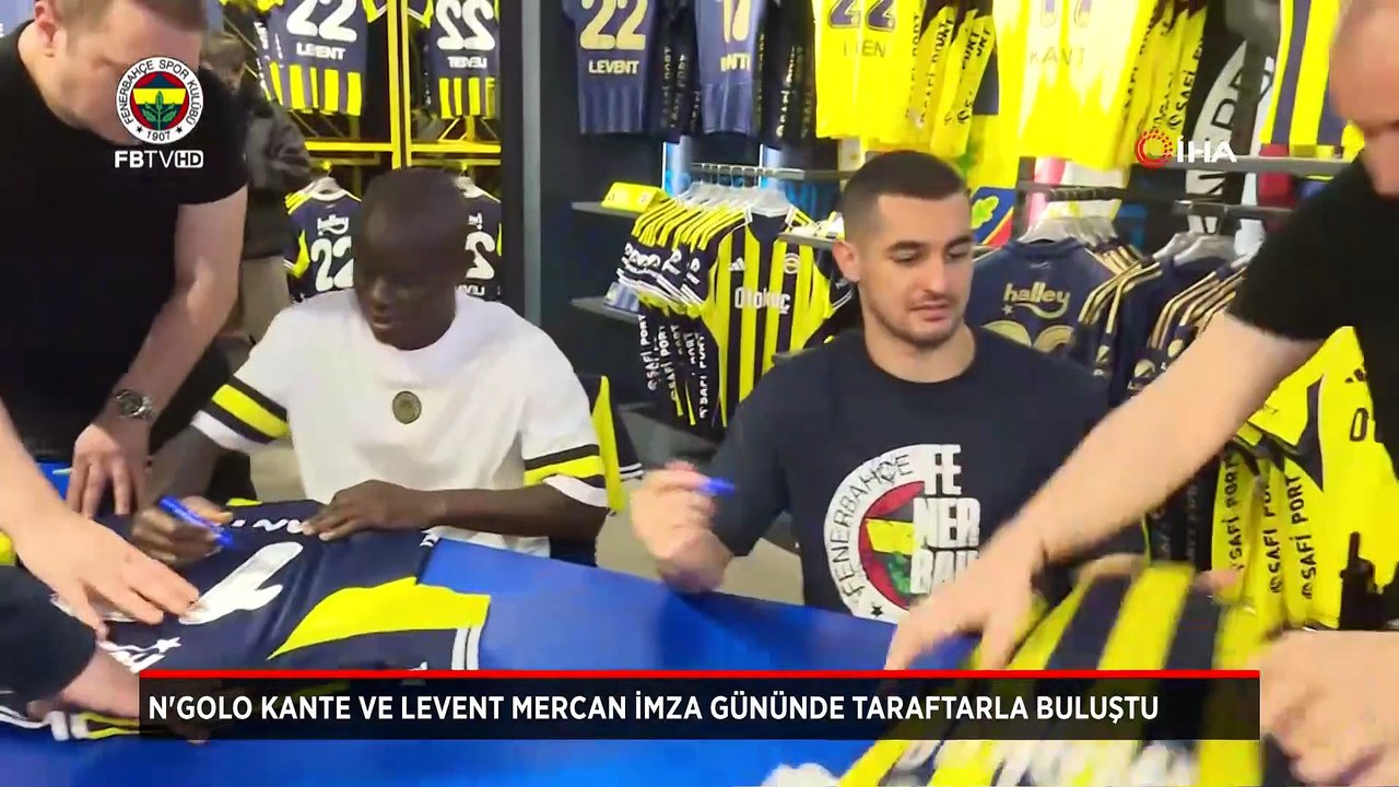N'Golo Kante ve Levent Mercan imza gününde taraftarla buluştu