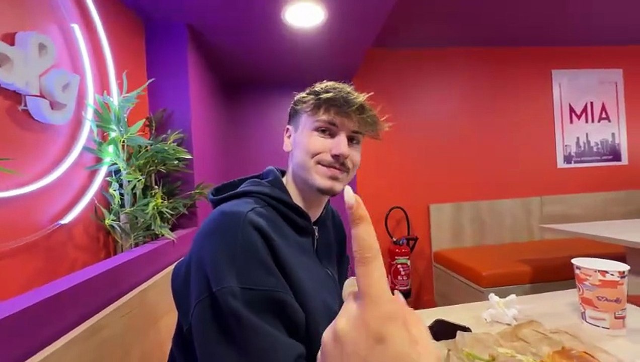 ON JUGE LES RESTAURANTS DES YOUTUBEURS AVEC CHOCOH !!