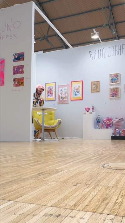 À ton avis, combien d’épingle ont été ajoutés pendant mon exposition à Paris ?