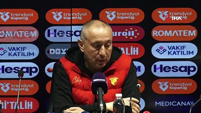 Stanimir Stoilov: Duran toplardan gol yediğimiz için mutlu değiliz