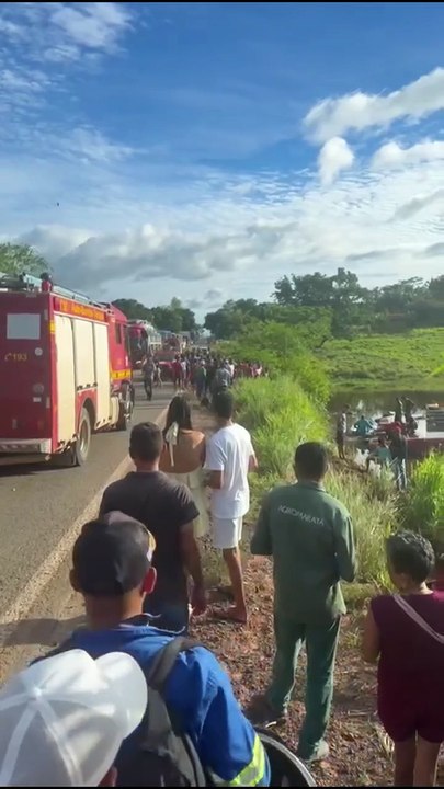Tragédia na BR-222: Ônibus da Porto Rico cai em açude e deixa mortos e feridos