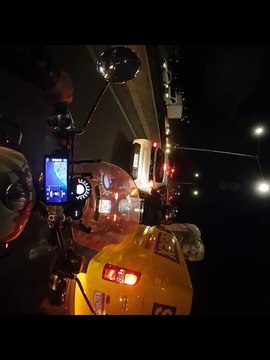 Acidente envolvendo caminhão de lixo e motocicleta causa congestionamento na BR-324; veja