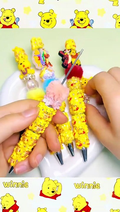 Beadable Clay Pen Cute Honey Bear Yellow Bee Hunny Pot Flowers White Pearls