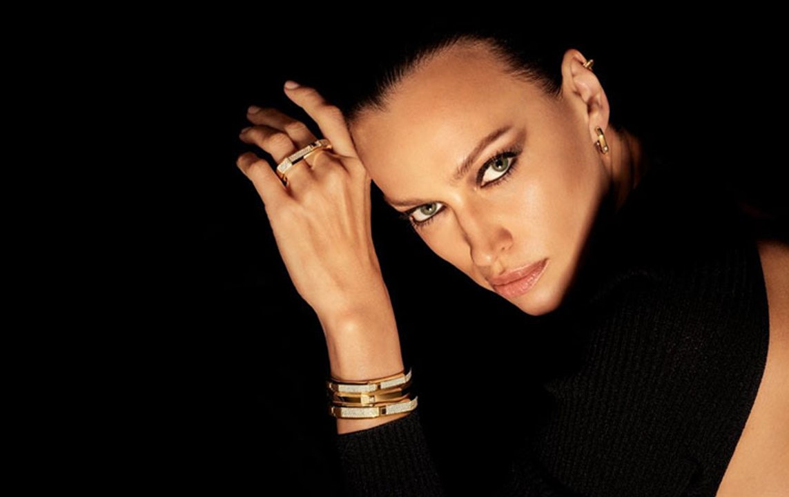 كل أخبار الموضة والمجوهرات في دليل آخر