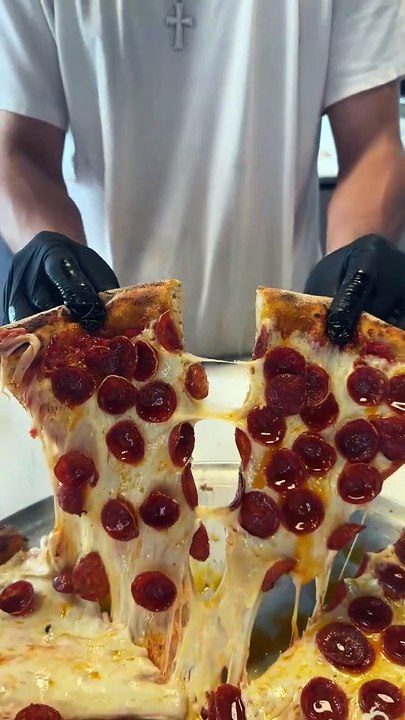 EXTRA cheesy pepperoni pizza 😮‍💨