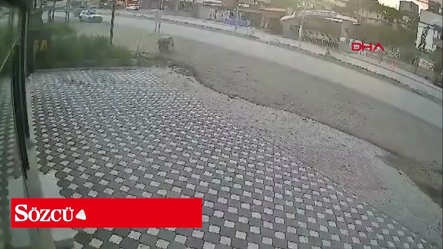 Hafriyat kamyonunun devrildiği kaza güvenlik kamerasına yansıdı
