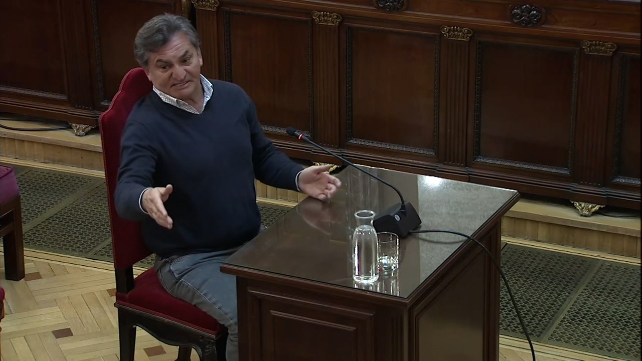 El chófer de Carmen Pano afirma que él mismo vio que llevaba a Ferraz "tacos de billetes"