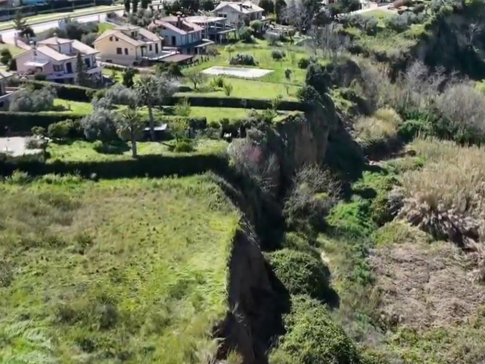 Mega-Erdrutsch reißt ganzen Landstrich in zwei Teile
