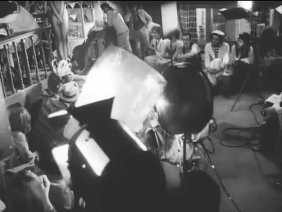 1972 - Johnny Hallyday - Reportage sur le Tournage de “Malpertuis” (Belgavox Cinéma, 21 Février)