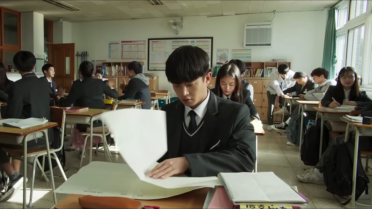 Bullies Don’t Realize the Nerd They Are Bullying Is the Most Feared Fighter