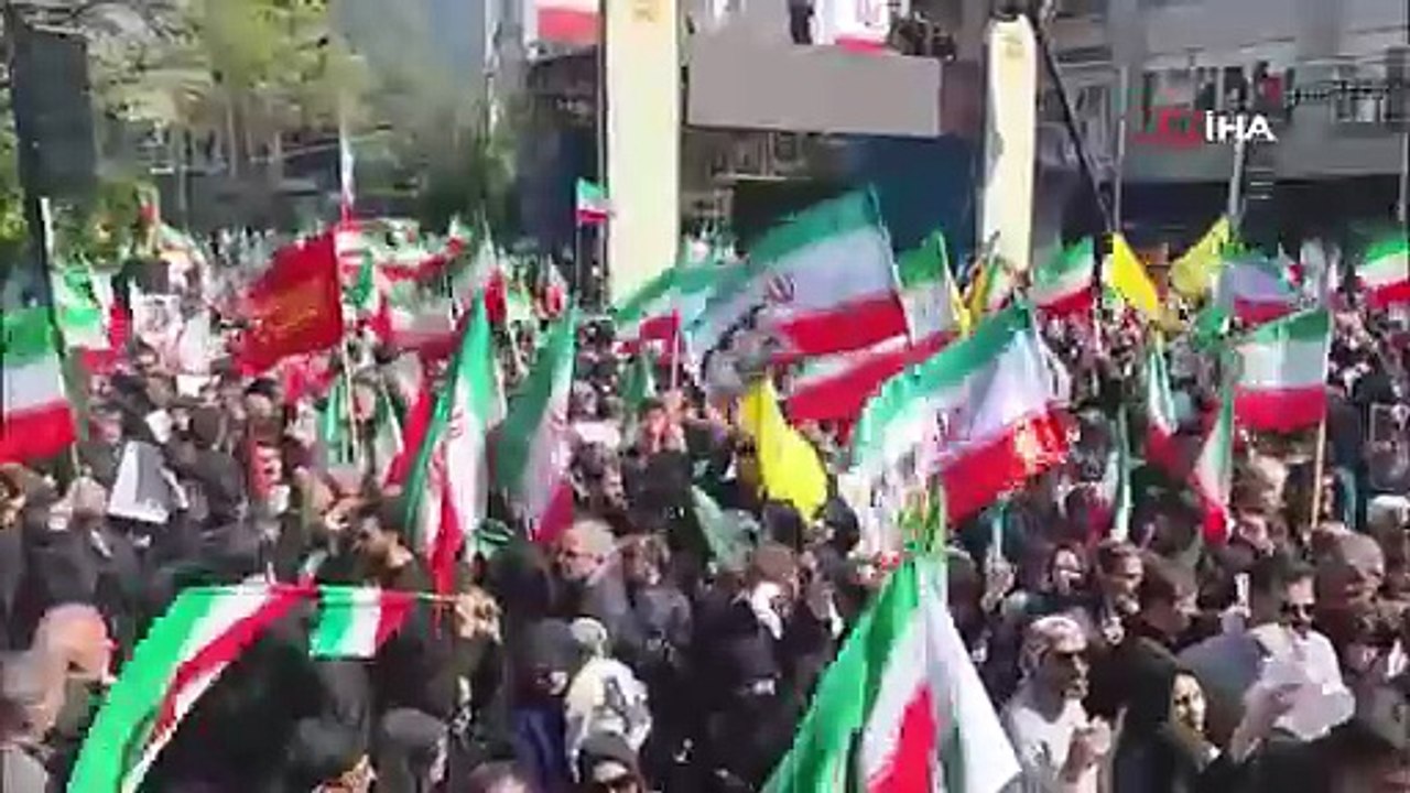 İran’da eski dini lider Hamaney, ölümünün 40’ıncı gününde anıldı