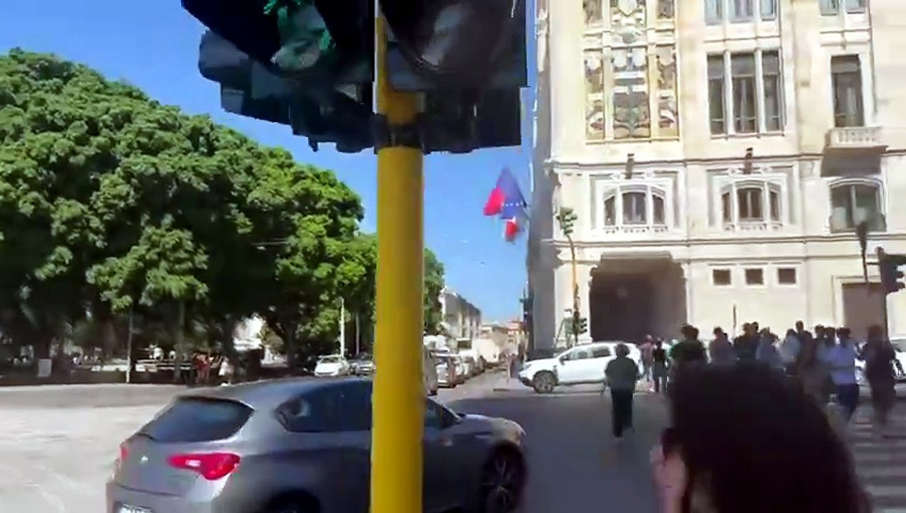 Cagliari, traffico in tilt in via Roma a pochi giorni dalla riapertura