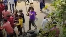सत्तू बेचने वाले ने बीच सड़क पर गला रेतकर कर दी हत्या, Video