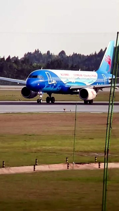 Massive Takeoff! Experience the Power of This Giant Aircraft ✈️💨