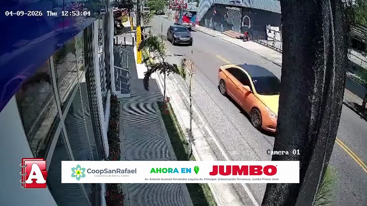 Queda captado en video aparatoso accidente  entre un camion de carga y una jeepeta en SFM