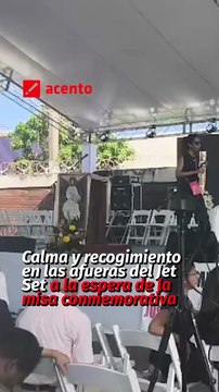 Calma y recogimiento en las afueras del Jet Set a la espera de la misa conmemorativa