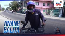 Motorsiklo, tumirik sa kalsada dahil naubusan ng gasolina | Unang Balita