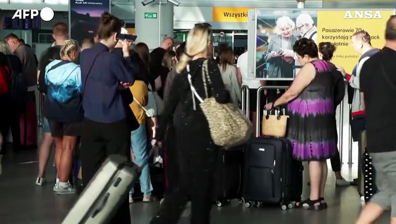 Droni russi sulla Polonia, disagi e caos negli aeroporti
