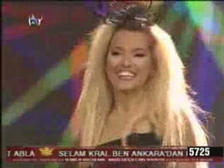 Demet Akalin - Mucize {Kral Tv}