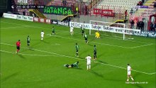 Trendyol 1. Lig'in 34. haftasında Eminevim Ümraniyespor, konuk ettiği Sakaryaspor'u 2-0 yendi.