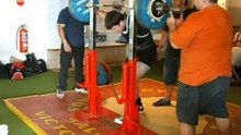 Richard Spriggs squats 200kg uneqiupped