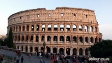 Il Colosseo con le luci spente per rispetto di Papa Francesco