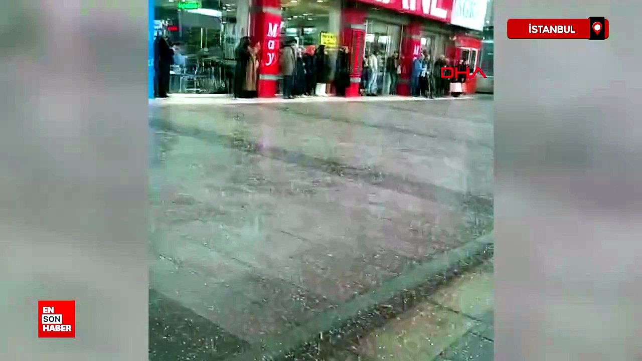 İstanbul'un bazı ilçelerinde dolu etkili oldu