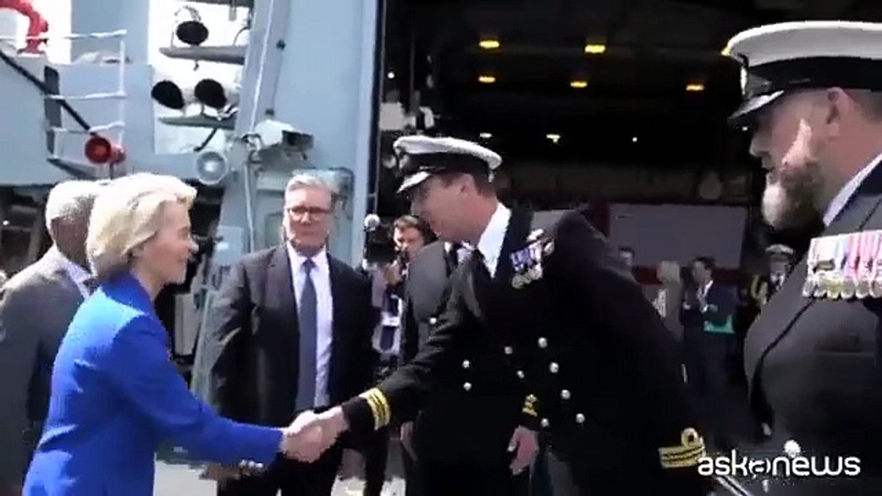 Ue-Gb, Starmer, Von der Leyen e Costa sulla fregata HMS Sutherland