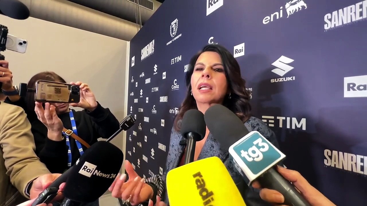 Geppi Cucciari a Sanremo: "Vorrei salire e scendere col sorriso"