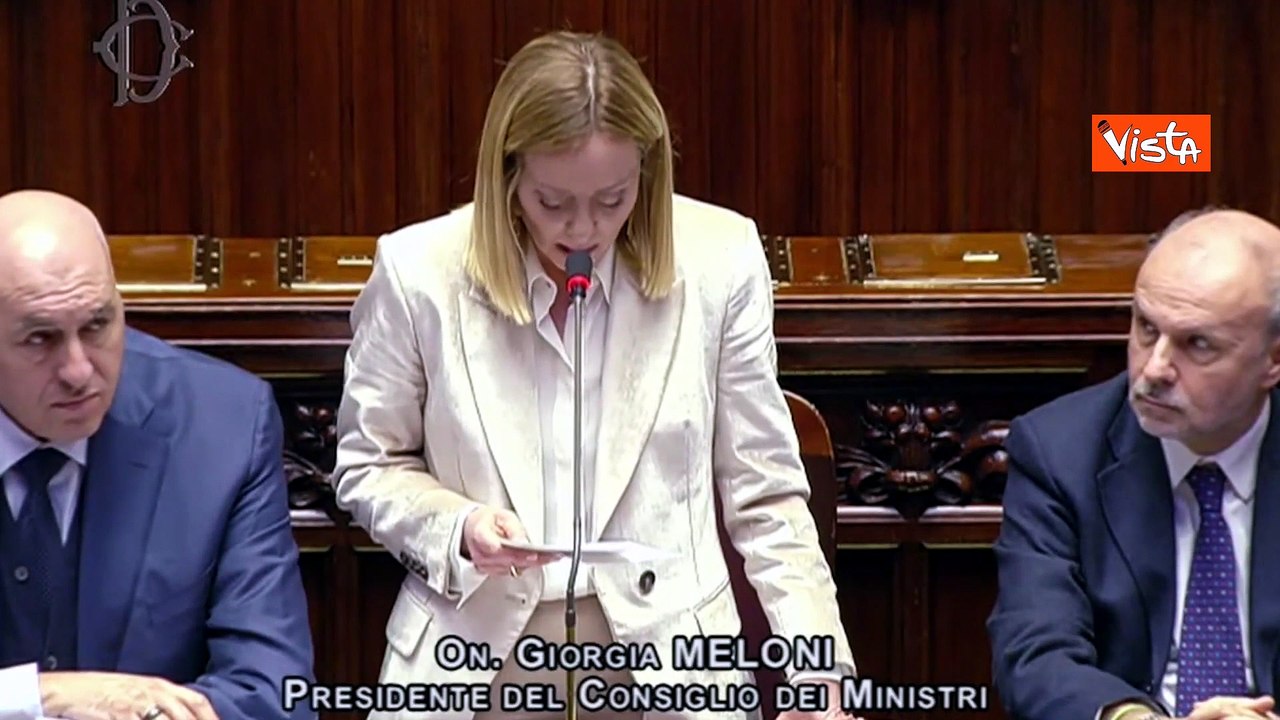 Meloni: "Dal M5s solo insulti, non ho tempo per la vostra lotta nel fango"