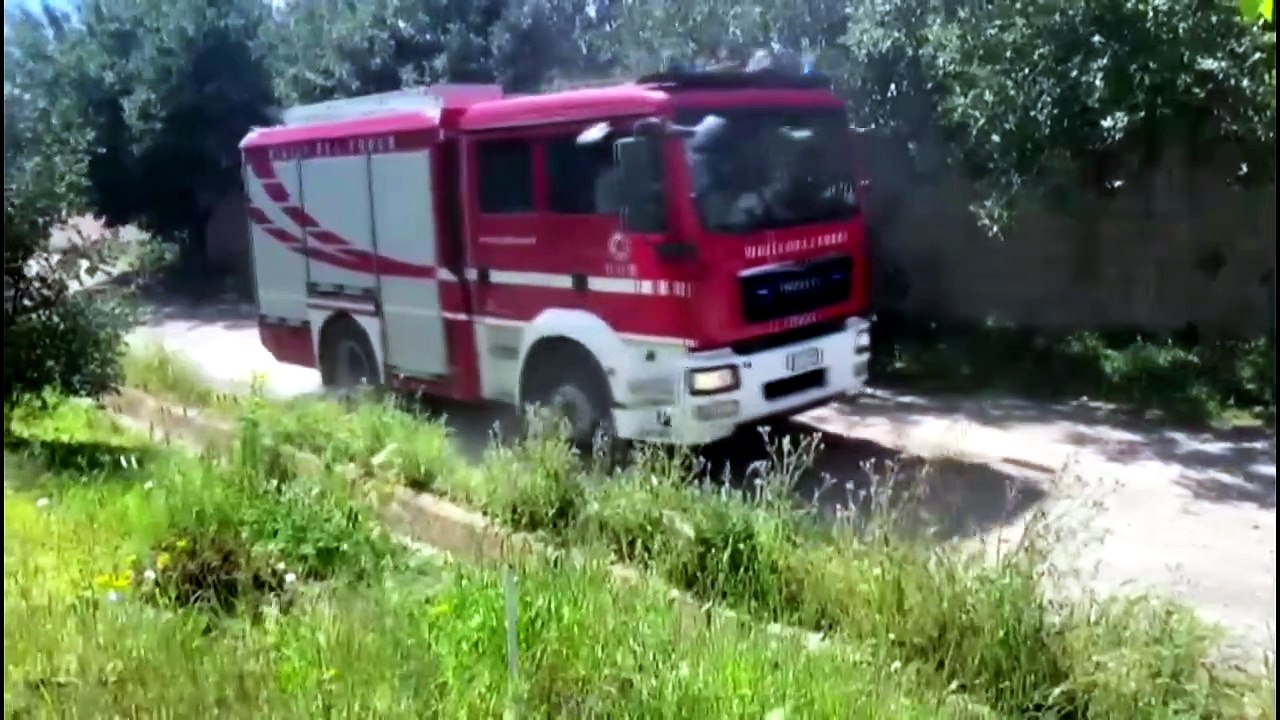 Fiamme nel canneto al confine tra Selargius e Monserrato