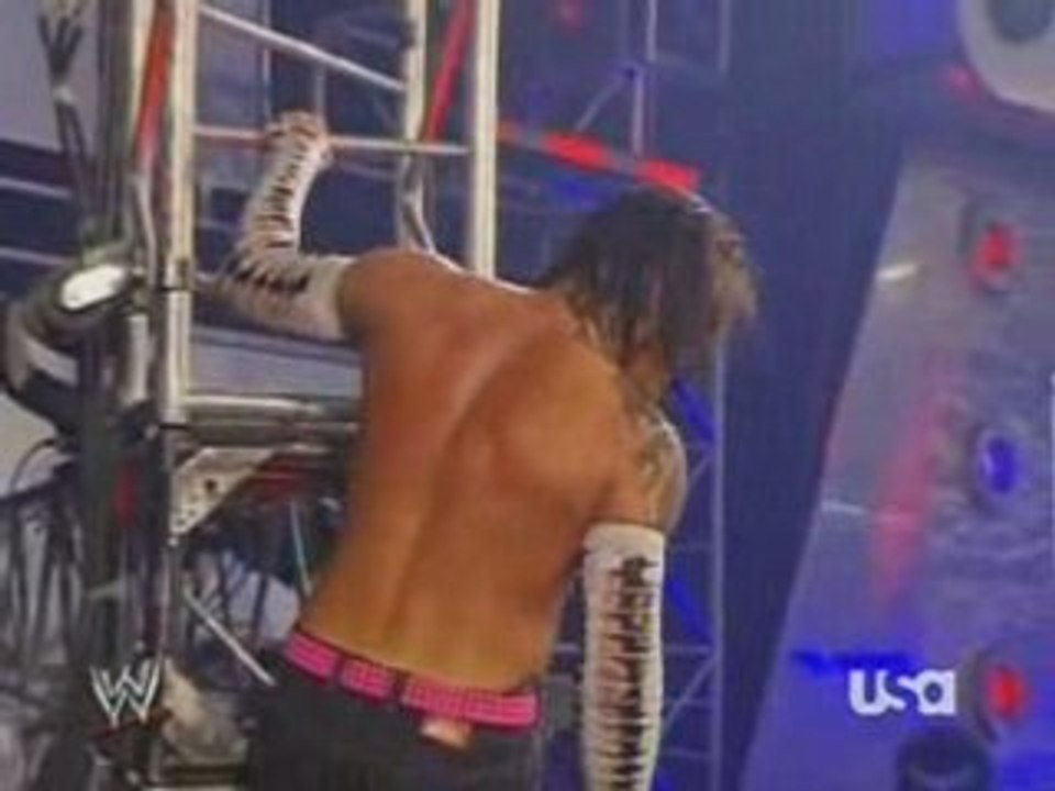 Raw 14-01-2008 - Jeff Hardy vs Randy Orton