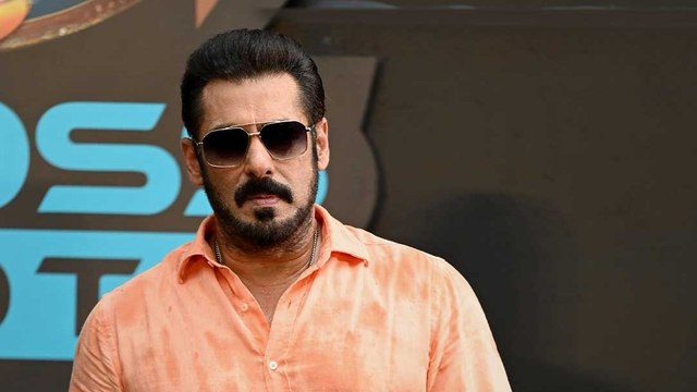 बॉलीवुड एक्टर सलमान खान फैन की हरकत पर हुए नाराज, सुरक्षा पर उठे सवाल