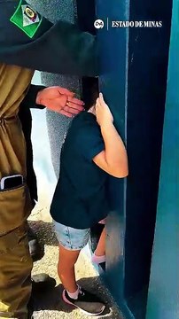 Menina prende cabeça em viga durante brincadeira e precisa ser resgatada pelos Bombeiros