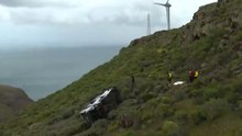 Un autobús turístico sufre un accidente y se precipita en San Sebastián de La Gomera
