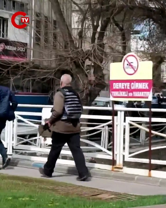 Polisleri görünce 5 kişiyi rehin alan cezaevi firarisi, ikna edilip gözaltına alındı