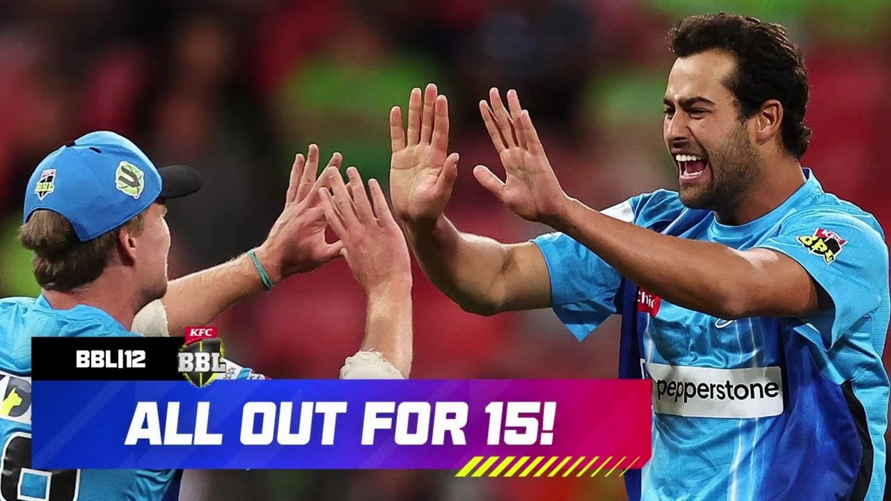 ALL OUT FOR 15! 😱 Strikers Dismiss Thunder For The Lowest BBL Total Ever! | #BBL12