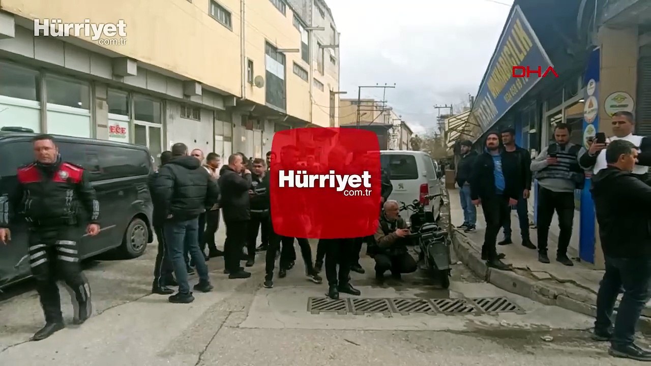 Polisleri görünce 5 kişiyi rehin alan cezaevi firarisi, ikna edilip gözaltına alındı