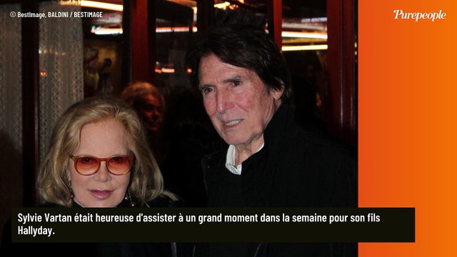 Sylvie Vartan et son mari Tony Scotti de sortie : venus applaudir David Hallyday, ils assistent à un grand moment