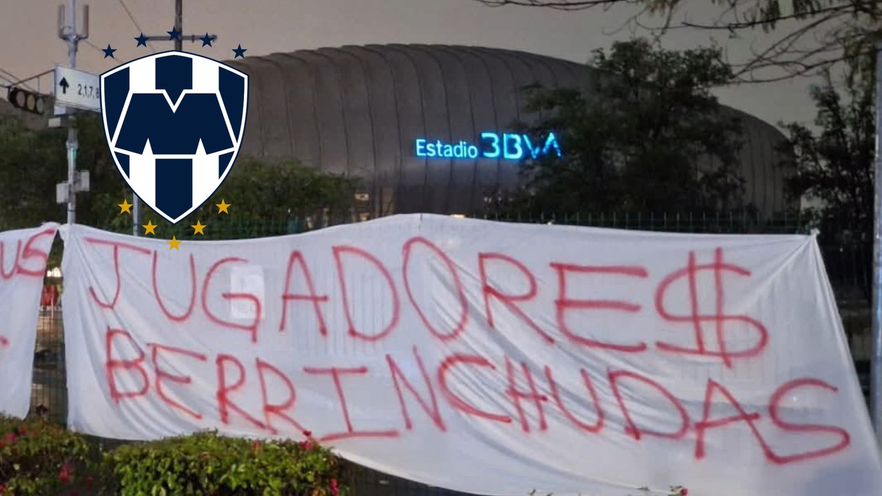 Afición de Rayados se lanza en contra del equipo y Grupo FEMSA con mantas en el BBVA: ''Jugadores berrinchudos''
